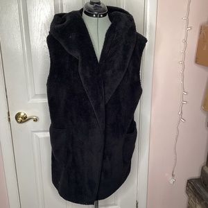 213 by Michel Kim black vest Womens medium